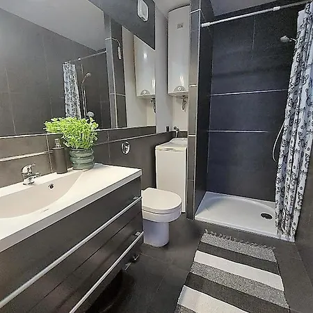 Urban Nest, Sunny 4 Stars Appartement Rijeka