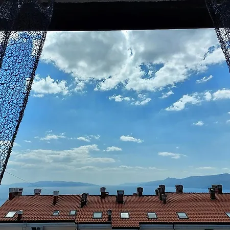 Urban Nest, Sunny 4 Stars